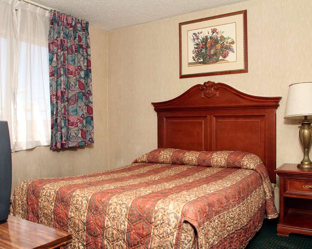 Economy Inn Gallup Room photo